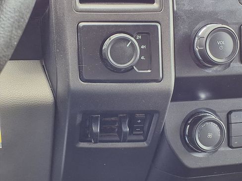 Used 2019 Ford F250 XL w/ Power Equipment Group image 13