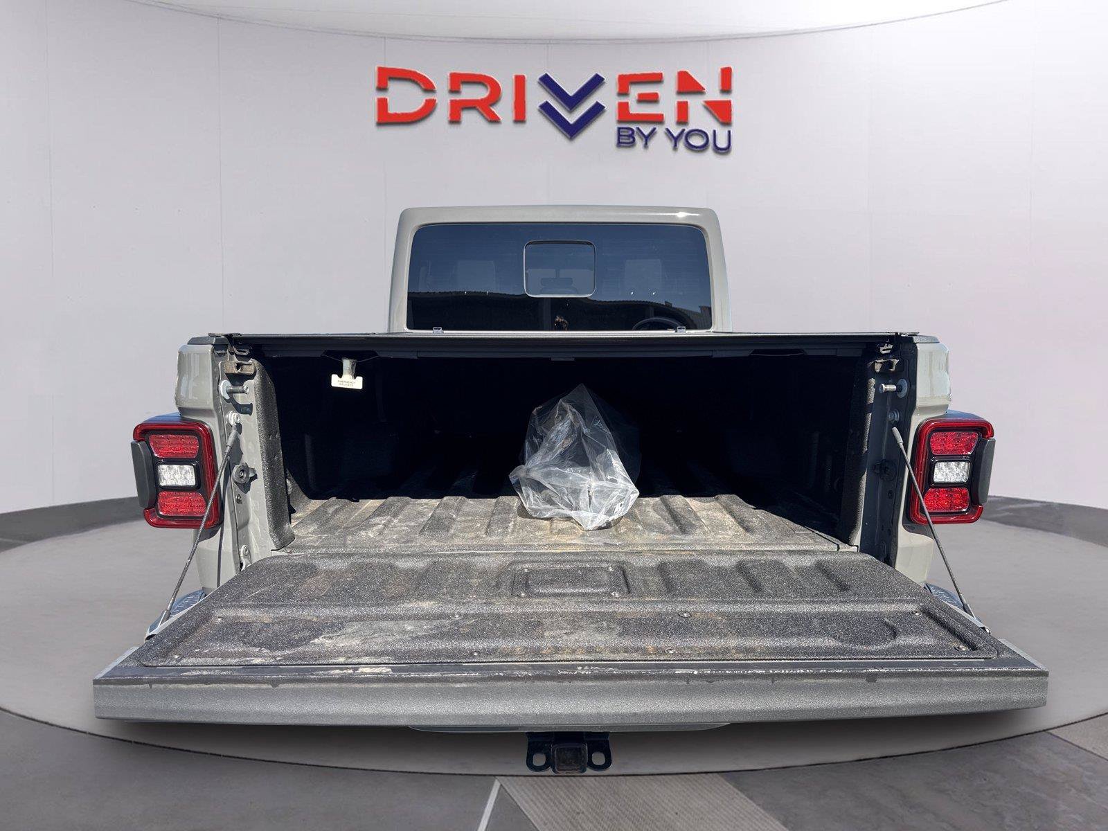 Used 2023 Jeep Gladiator Overland AWD/4WD image 30