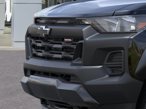 New 2026 Chevrolet Colorado Trail Boss w/ Midnight Edition AWD/4WD image 13
