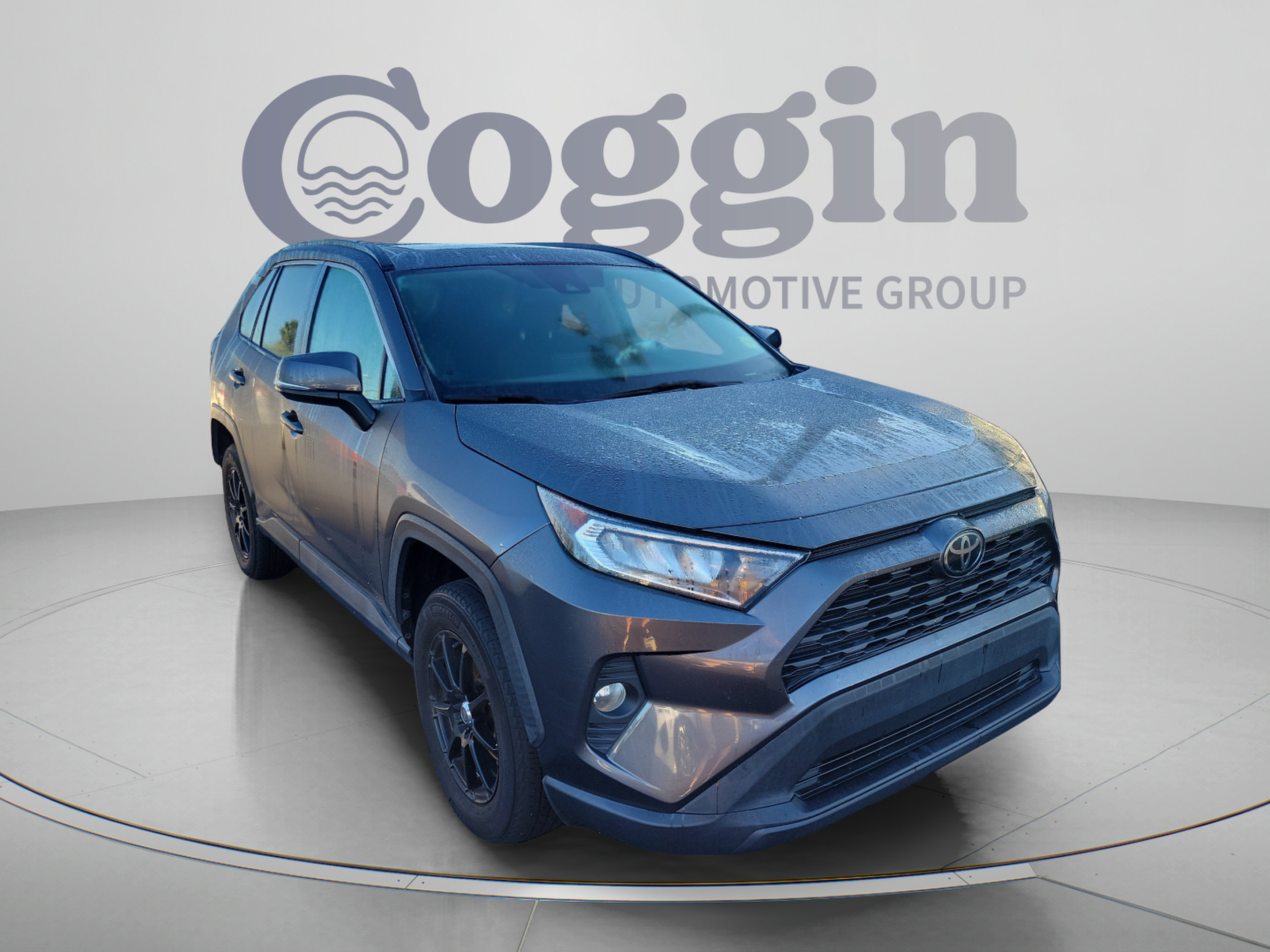 Used 2021 Toyota RAV4 XLE w/ Convenience Package FWD image 6
