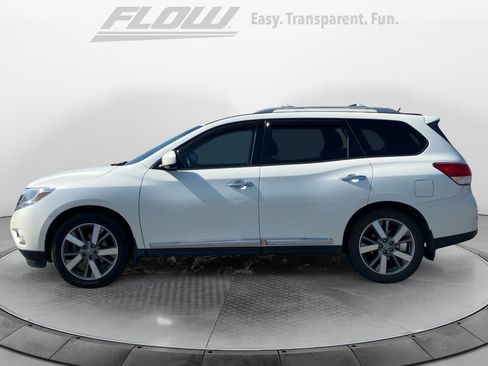 Used 2016 Nissan Pathfinder Platinum FWD image 5