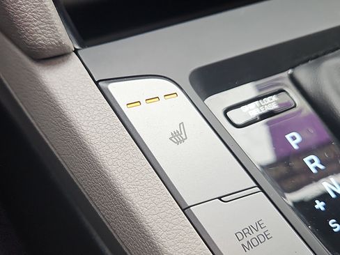 Used 2020 Hyundai Elantra Value Edition image 11