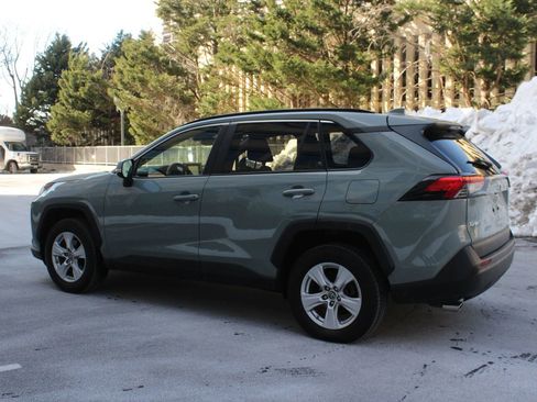 Used 2019 Toyota RAV4 XLE w/ Convenience Package image 8