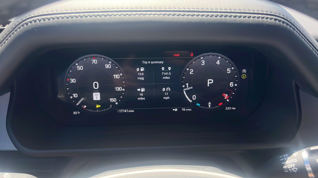Used 2025 Land Rover Defender 130 X-Dynamic SE AWD/4WD image 29