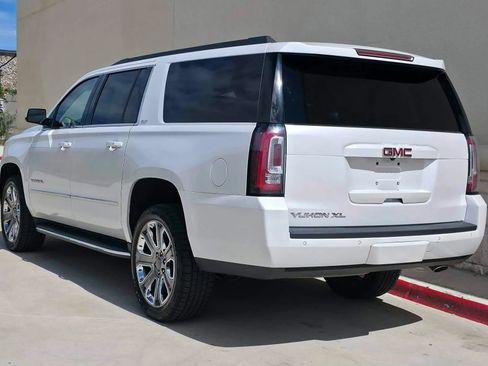 Used 2018 GMC Yukon XL SLT w/ Premium Edition AWD/4WD image 6