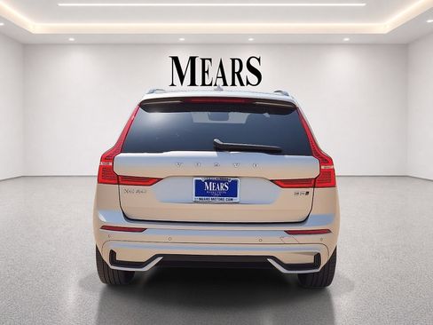 Used 2024 Volvo XC60 B5 Core AWD/4WD image 5
