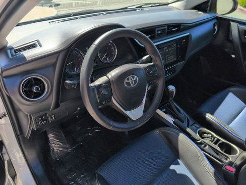 Used 2017 Toyota Corolla SE w/ SE Premium Package image 10