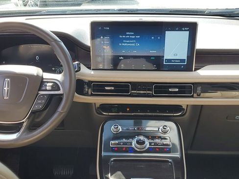 Certified 2023 Lincoln Nautilus Reserve image 18