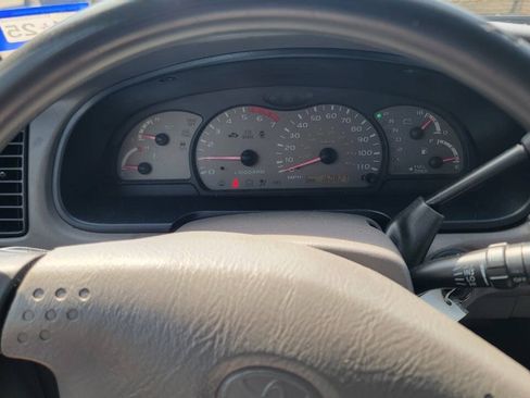 Used 2002 Toyota Sequoia SR5 w/ Preferred Pkg RWD image 23