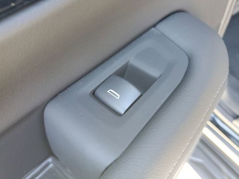 New 2026 Chevrolet Suburban LS image 15