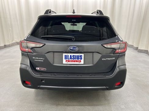Used 2023 Subaru Outback Premium image 32