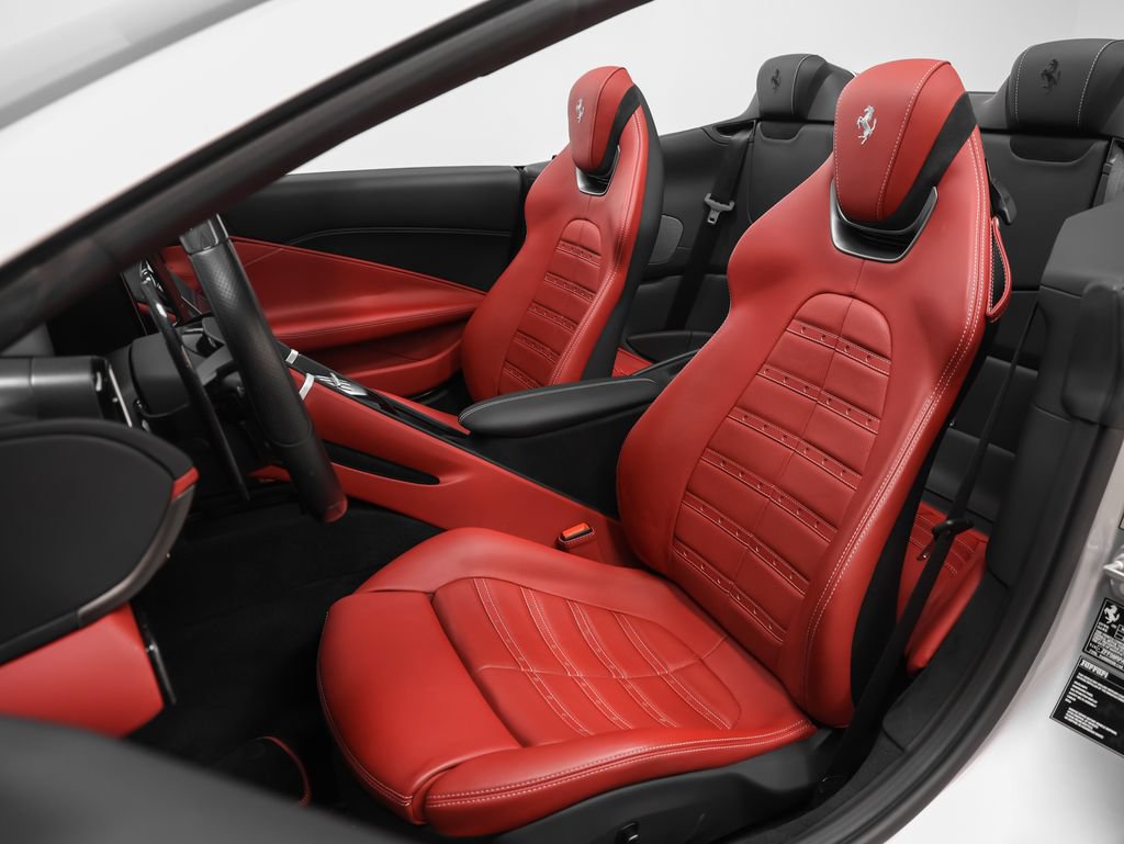 Certified 2025 Ferrari Roma Spider RWD image 75