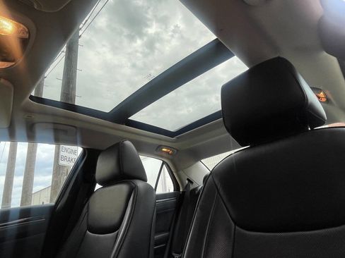 Used 2019 Chrysler 300 Limited image 23