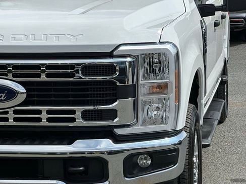 Used 2025 Ford F250 XLT AWD/4WD image 41