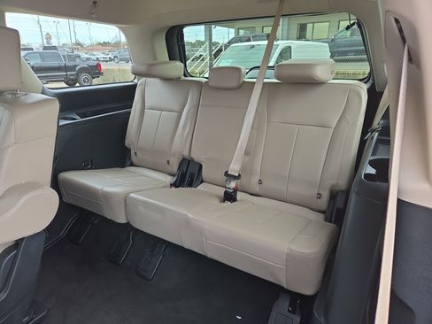 Used 2022 Ford Expedition XLT AWD/4WD image 12