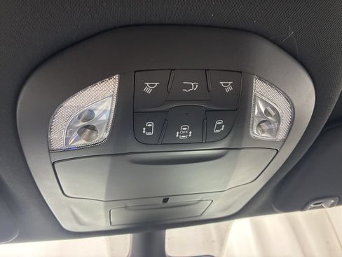 New 2026 Chrysler Pacifica Select FWD image 22