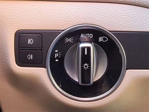 Used 2019 Mercedes-Benz GLA 250 4MATIC image 22