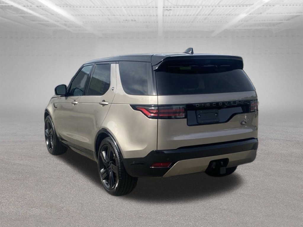 Used 2025 Land Rover Discovery Dynamic SE AWD/4WD image 3