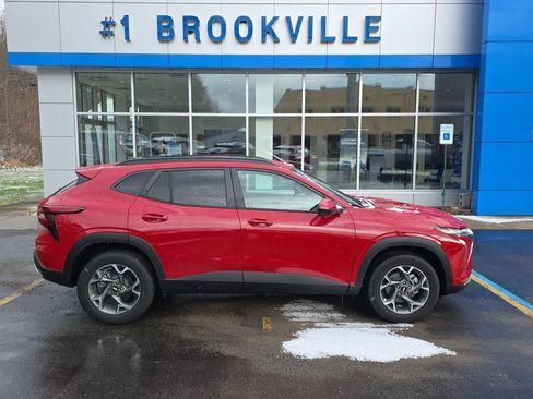 New 2026 Chevrolet Trax LT w/ Sunroof Package image 1