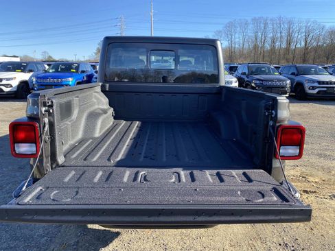 New 2026 Jeep Gladiator Sport image 5