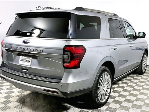 Used 2024 Ford Expedition Limited image 9