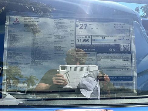 New 2025 Mitsubishi Outlander SE image 13