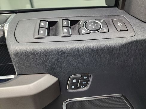 Used 2022 Ford F250 Platinum w/ Tremor Off-Road Package image 46