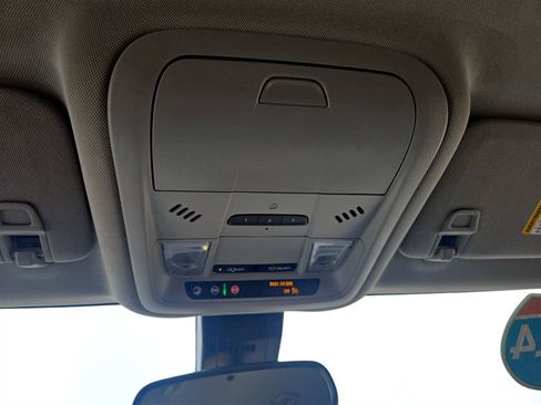 Used 2024 GMC Terrain SLT image 26