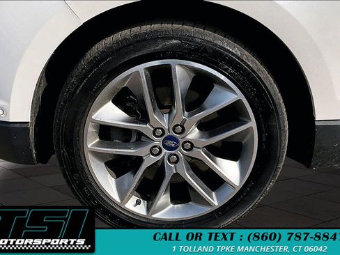 Used 2018 Ford Edge Titanium w/ Equipment Group 302A AWD/4WD image 7