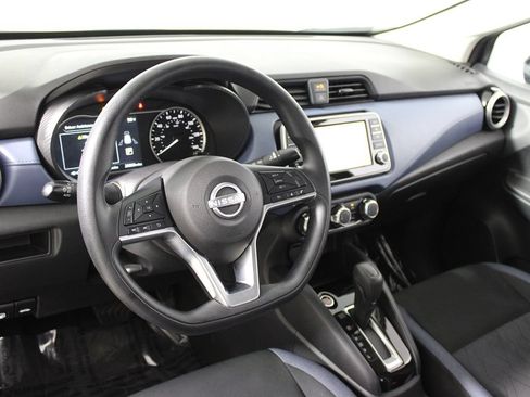 Used 2025 Nissan Versa SV FWD image 32