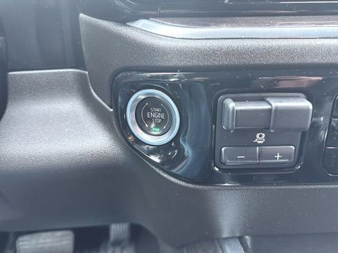 Used 2025 Chevrolet Silverado 1500 LTZ image 17