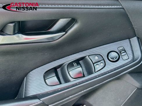 Used 2024 Nissan Sentra SV FWD image 21