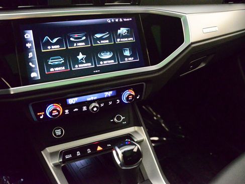 Certified 2025 Audi Q3 2.0T Premium w/ Convenience Package image 28