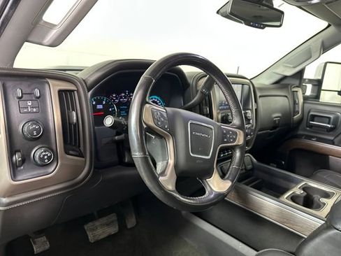 Used 2018 GMC Sierra 2500 Denali w/ Duramax Plus Package image 13