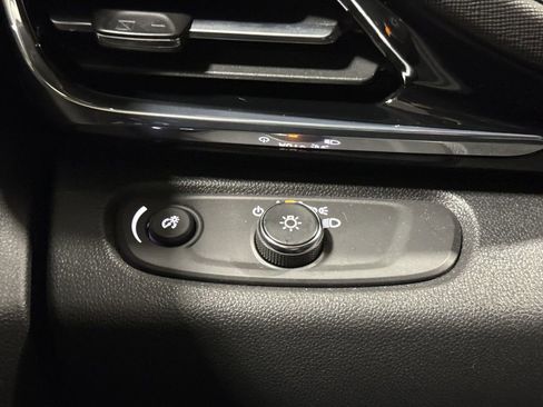 Used 2025 Buick Envista Sport Touring w/ Convenience I Package image 18