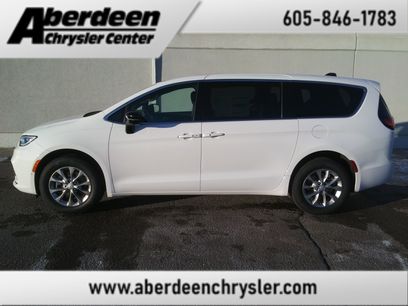 New 2026 Chrysler Pacifica Limited