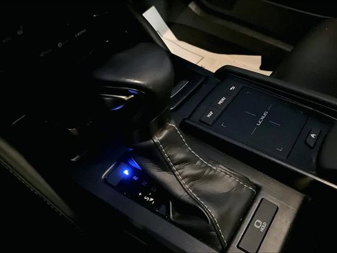 Used 2019 Lexus ES 350 image 16