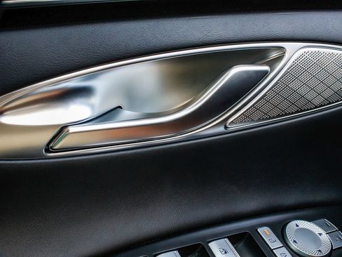 Used 2026 Genesis GV70 2.5T AWD/4WD image 9