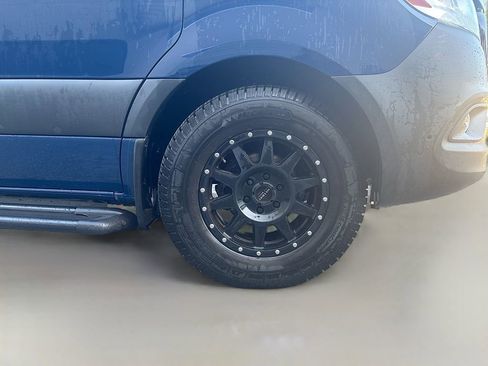 Used 2024 Mercedes-Benz Sprinter 2500 image 10