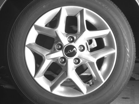 Used 2025 Kia Soul LX w/ LX Technology Package FWD image 11