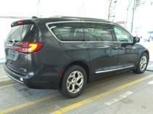 Used 2021 Chrysler Pacifica Limited w/ Premium & Safety Sphere Group AWD/4WD image 22