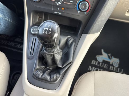 Used 2016 Ford Focus SE w/ SE Power Seat Package FWD image 42