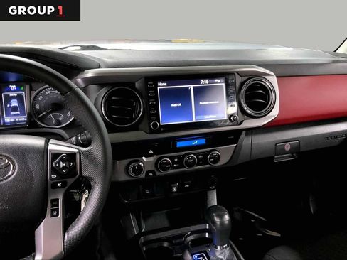 Certified 2021 Toyota Tacoma SR5 AWD/4WD image 7