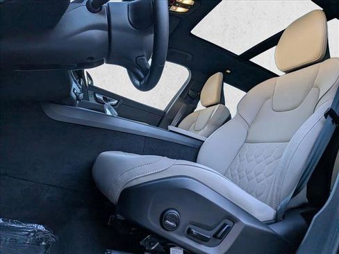 Certified 2026 Volvo XC60 B5 Plus w/ Protection Package Premier image 11