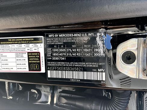 Certified 2025 Mercedes-Benz GLS 450 4MATIC image 37