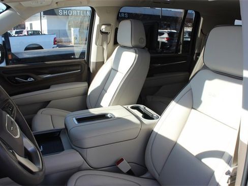 Used 2024 GMC Yukon XL Denali w/ Denali Reserve Package image 2