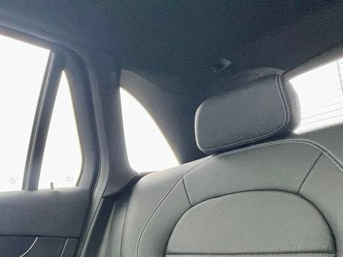 Used 2022 Mercedes-Benz GLC 300 4MATIC image 11