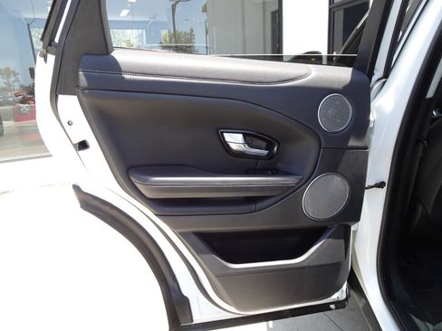 Used 2019 Land Rover Range Rover Evoque SE AWD/4WD image 14