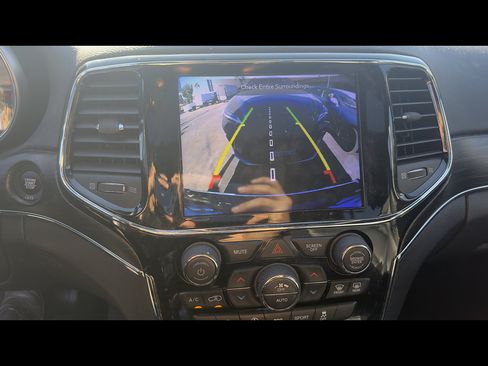Used 2020 Jeep Grand Cherokee Limited RWD image 11