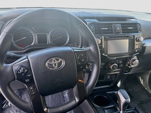 Used 2019 Toyota 4Runner TRD Off-Road Premium AWD/4WD image 17